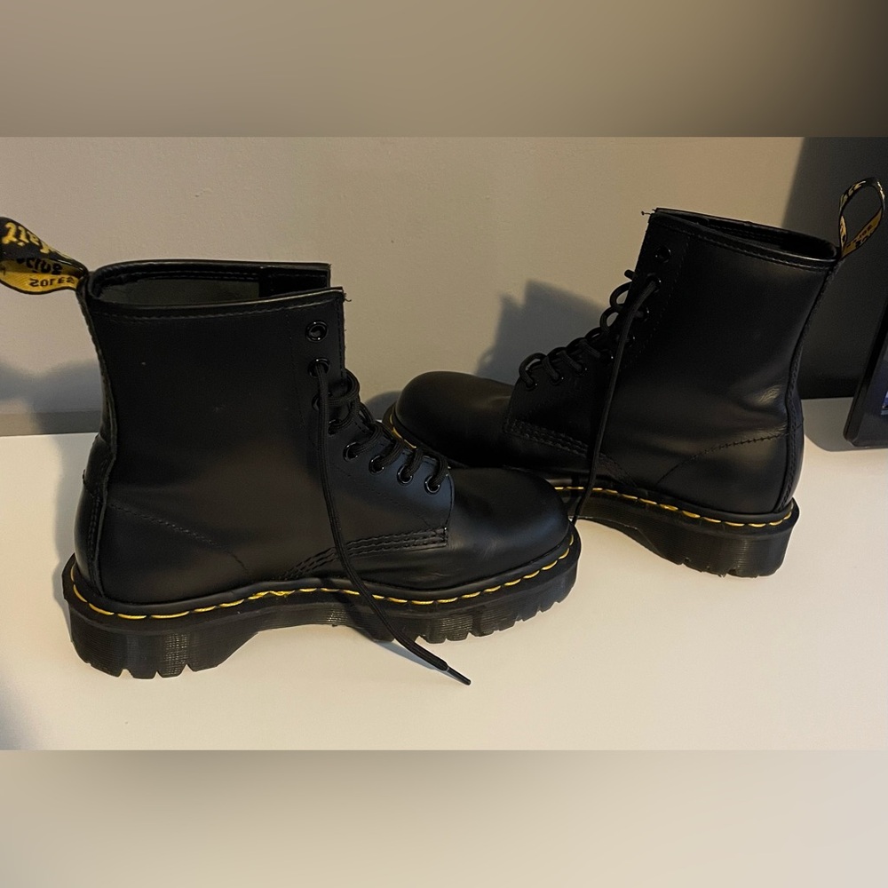 DOC MARTENS